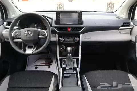 Discover undefined undefined Exterior Interior Images.Find all aspects and details of cars.