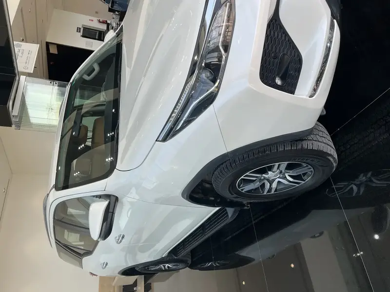 Discover undefined undefined Exterior Interior Images.Find all aspects and details of cars.