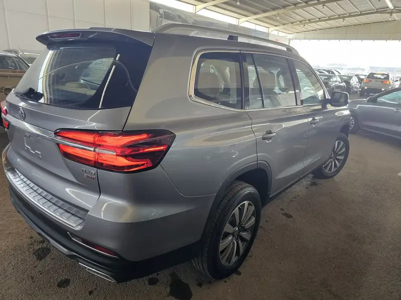 Discover undefined undefined Exterior Interior Images.Find all aspects and details of cars.