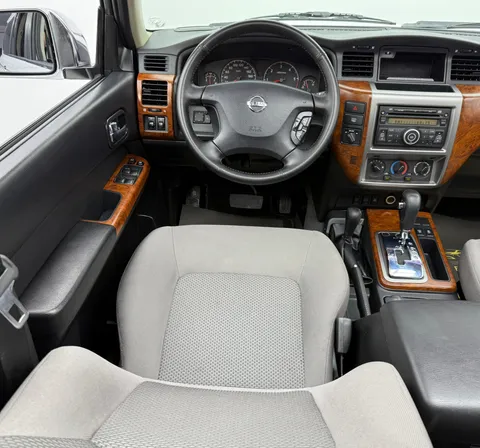 Nissan Patrol Safari 4.8L A/T 2022