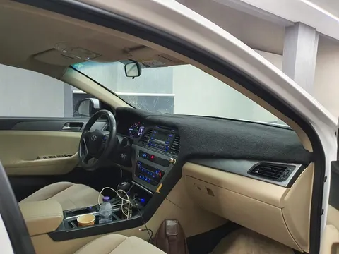 Discover undefined undefined Exterior Interior Images.Find all aspects and details of cars.