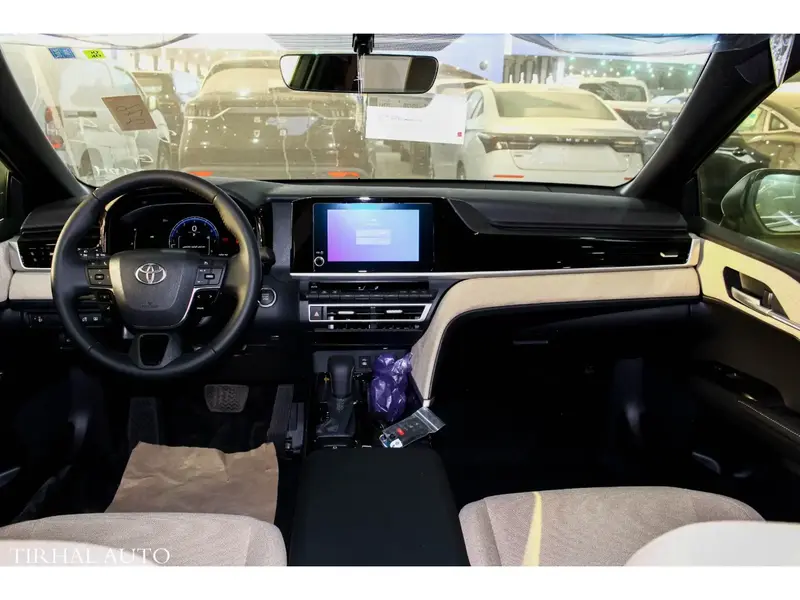 Toyota Camry 2025