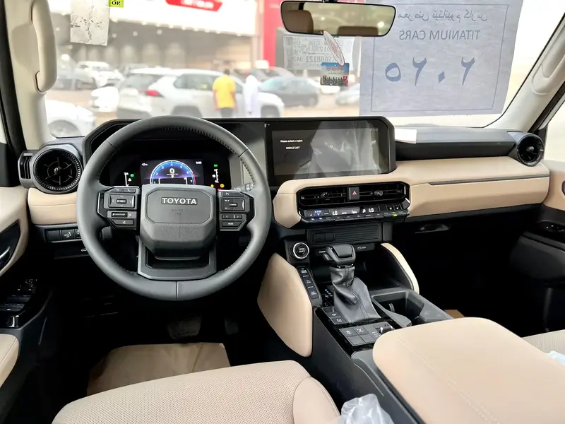 Discover undefined undefined Exterior Interior Images.Find all aspects and details of cars.