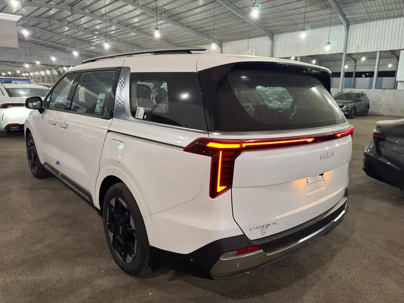 Discover undefined undefined Exterior Interior Images.Find all aspects and details of cars.