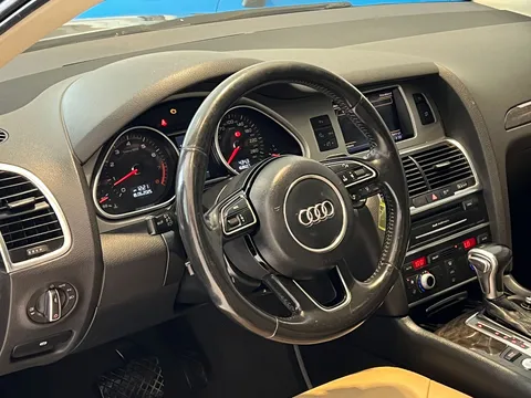Audi Q7 3.0L (333 HP) 2015