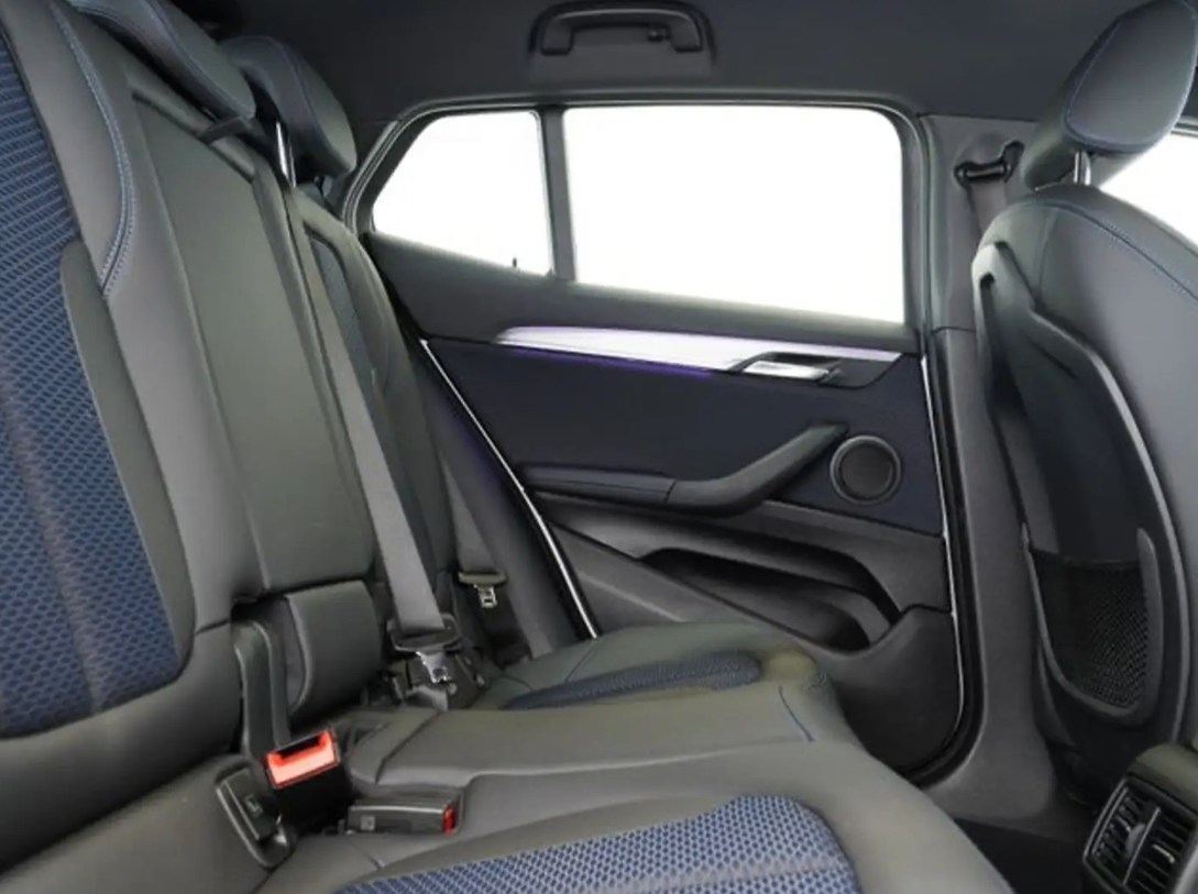 بي أم دبليو X1 2023