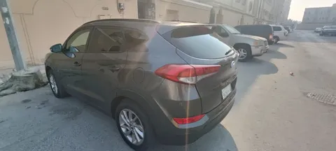 استكشف undefined undefined الصور الخارجية والداخلية. اكتشف جميع جوانب وتفاصيل السيارات.