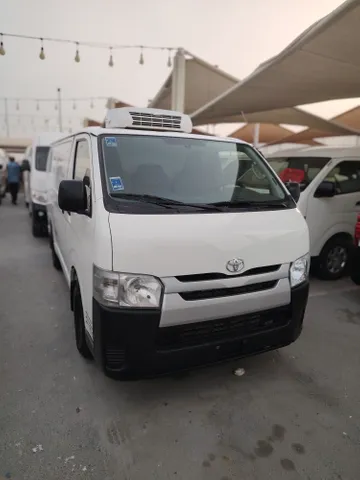 Toyota Hiace CHILLER VAN 2017