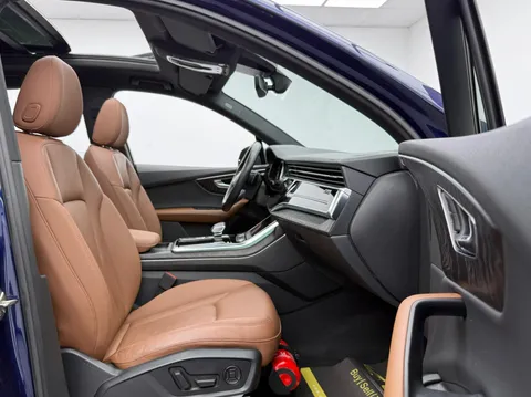 Audi Q7 55 TFSI quattro S-line (340 HP) 2021