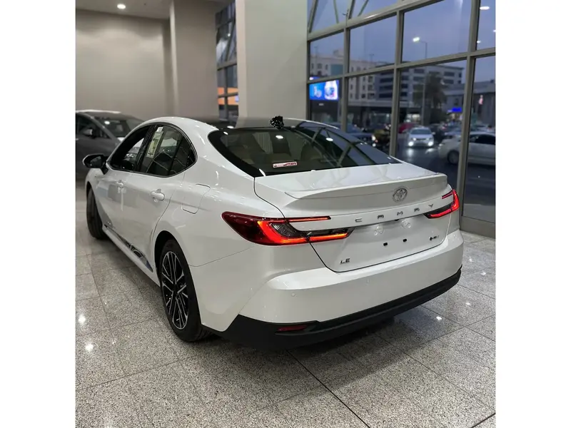 Toyota Camry 2025