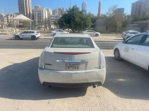 استكشف undefined undefined الصور الخارجية والداخلية. اكتشف جميع جوانب وتفاصيل السيارات.