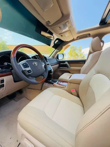Toyota Land Cruiser 5.7L VXR 2015