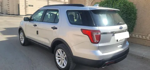 Discover undefined undefined Exterior Interior Images.Find all aspects and details of cars.