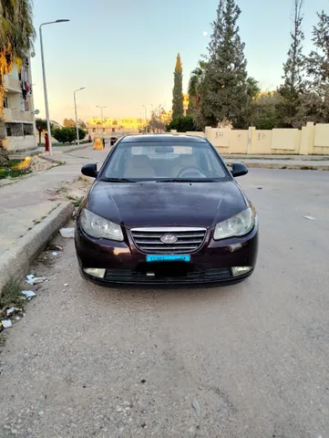استكشف undefined undefined الصور الخارجية والداخلية. اكتشف جميع جوانب وتفاصيل السيارات.