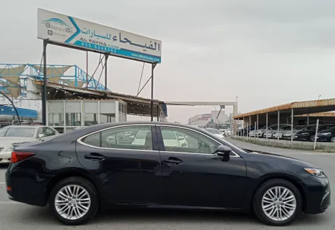 Lexus ES 350 4 door 3.5L 2017