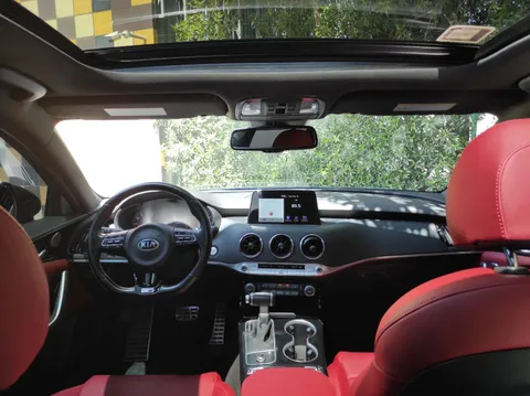 Kia Stinger 2.0T 255 PS 2021