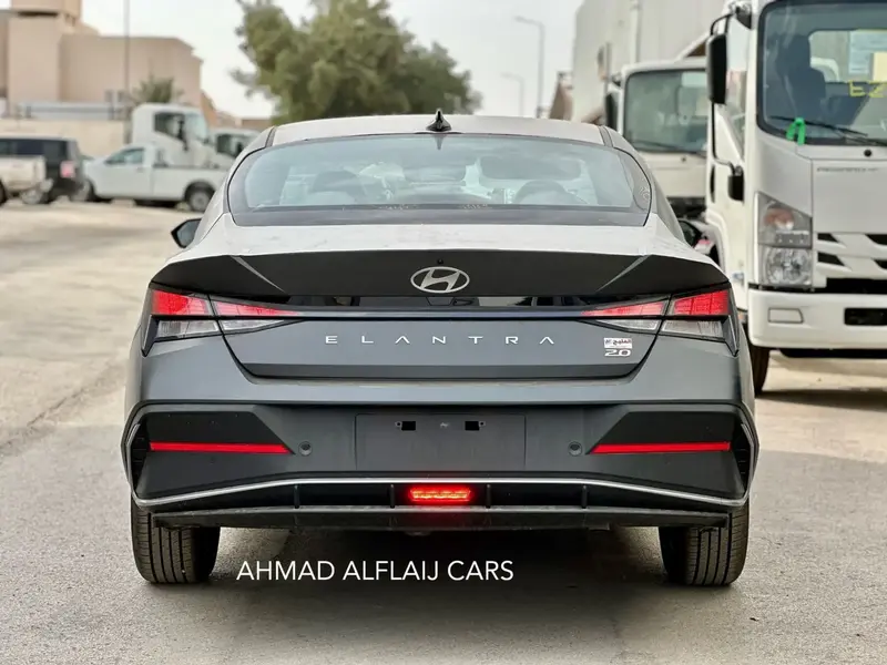 Hyundai Elantra 2025