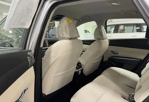 Discover undefined undefined Exterior Interior Images.Find all aspects and details of cars.
