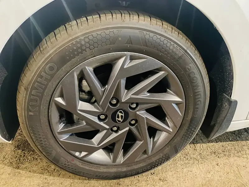 Hyundai Elantra 2025