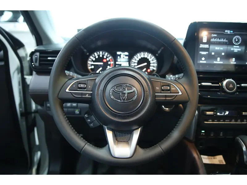 Discover undefined undefined Exterior Interior Images.Find all aspects and details of cars.