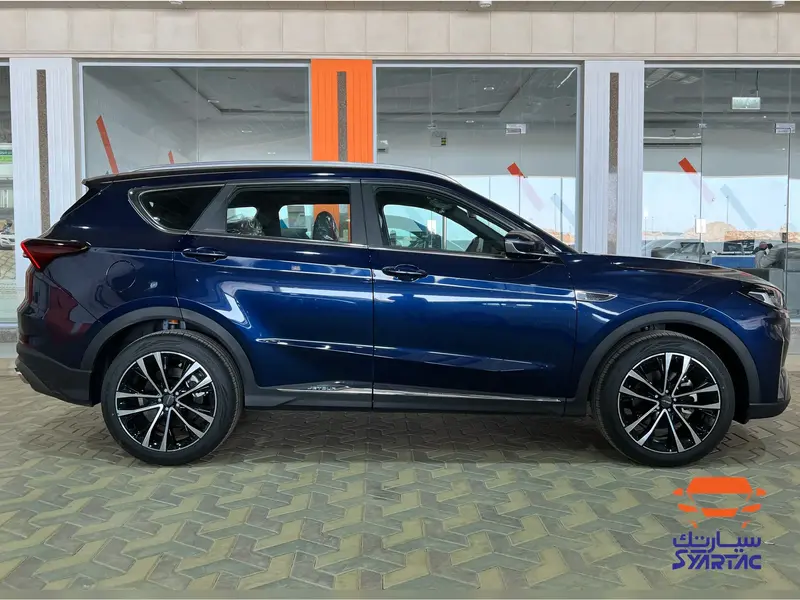 Discover undefined undefined Exterior Interior Images.Find all aspects and details of cars.