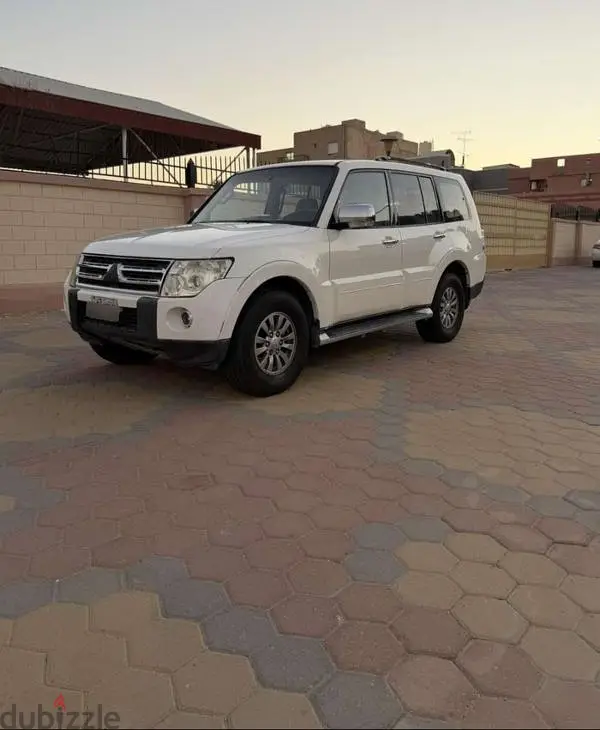 ميتسوبيشي باجيرو 2009