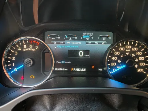 Ford F-150 5.0L Lariat FX4 2015