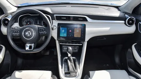 New MG ZS 1.5L LUX 2025