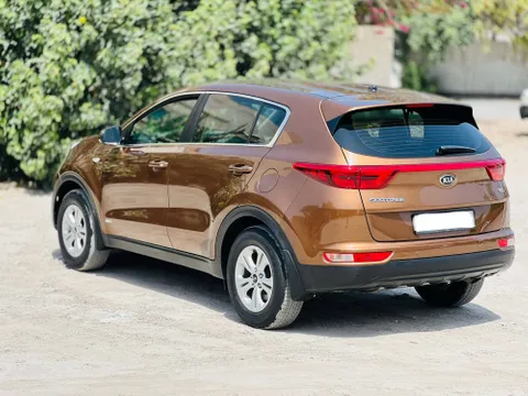 Discover undefined undefined Exterior Interior Images.Find all aspects and details of cars.