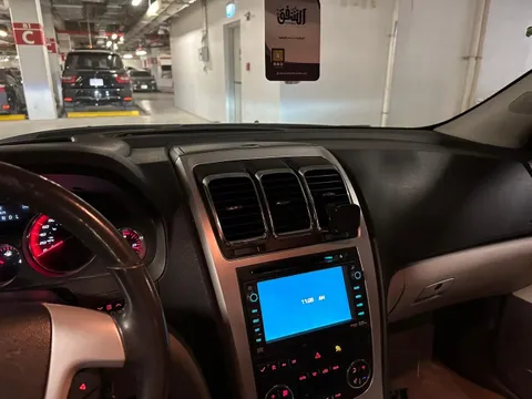 Discover undefined undefined Exterior Interior Images.Find all aspects and details of cars.
