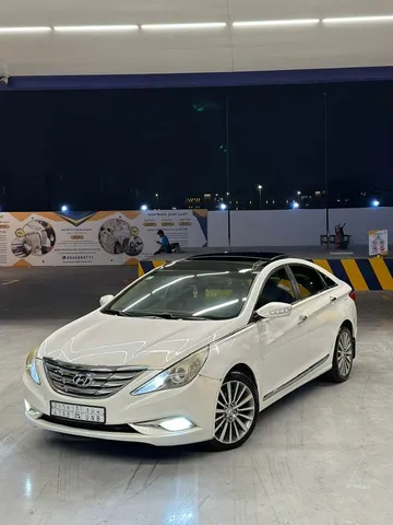Discover undefined undefined Exterior Interior Images.Find all aspects and details of cars.