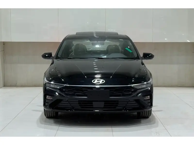 Hyundai Elantra 2025