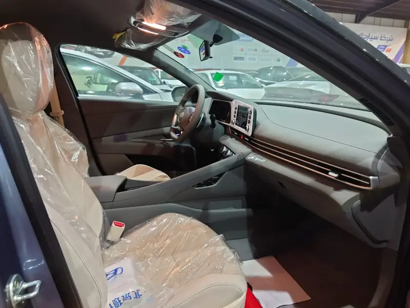 Hyundai Elantra 2025