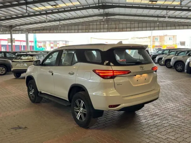 toyota toyota-fortuner image New Toyota Fortuner 2.4L GX2 Diesel (4X4) 2025