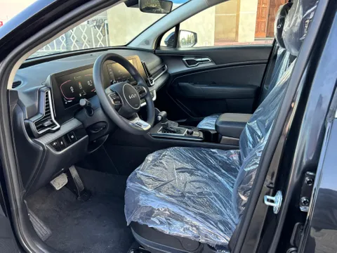 Discover undefined undefined Exterior Interior Images.Find all aspects and details of cars.