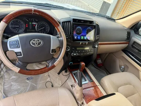 Discover undefined undefined Exterior Interior Images.Find all aspects and details of cars.