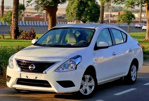 Nissan Sunny 1.6L SV 2022