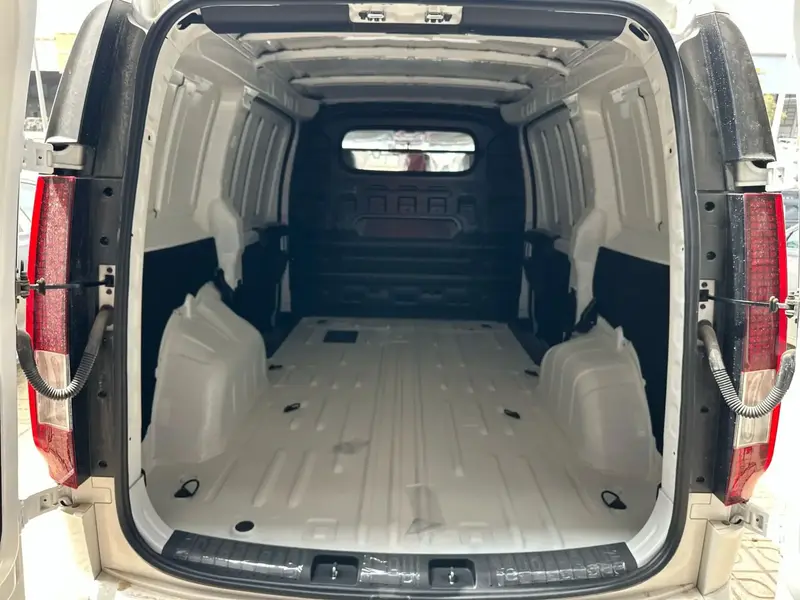 Discover undefined undefined Exterior Interior Images.Find all aspects and details of cars.