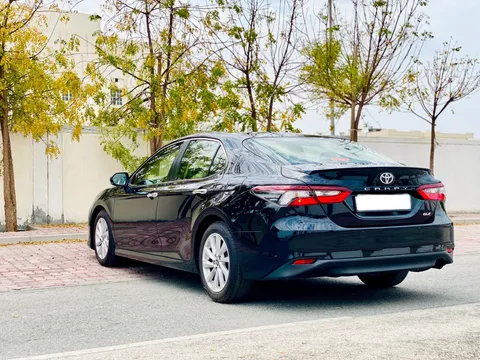 Toyota Camry 2.5L GLE (204 HP) 2021