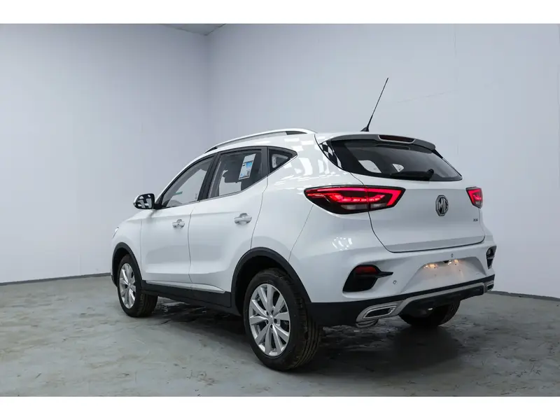 Discover undefined undefined Exterior Interior Images.Find all aspects and details of cars.