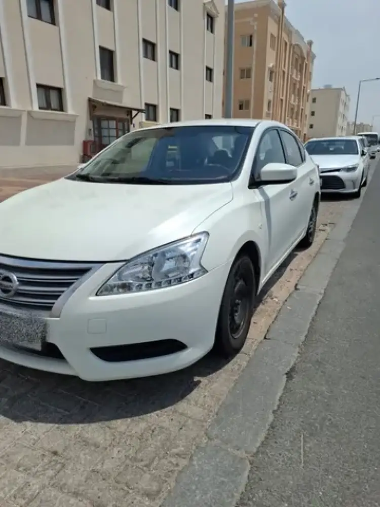 nissan sentra image Nissan Sentra 1.6L S 2015