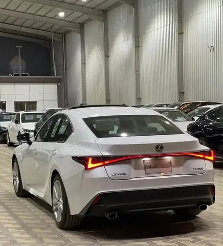 Discover undefined undefined Exterior Interior Images.Find all aspects and details of cars.