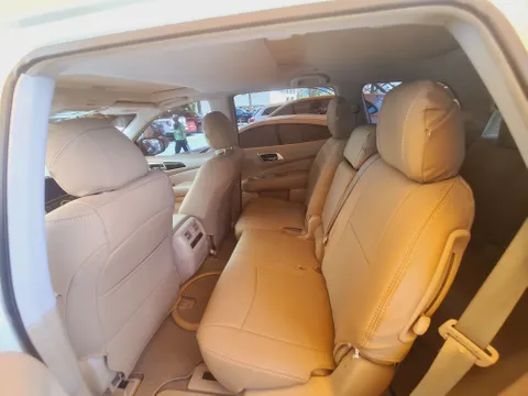 Nissan Pathfinder SV 4WD 2014