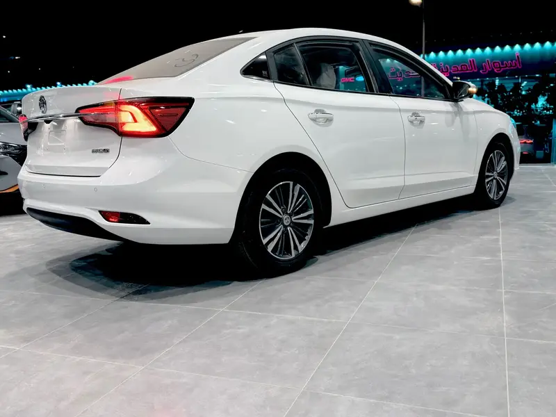 MG 5 2025