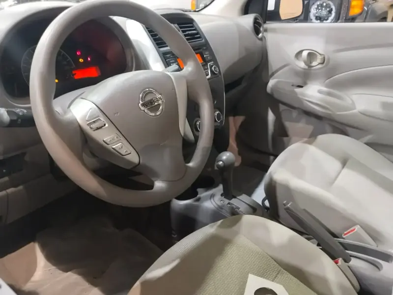 Nissan Sunny 2016