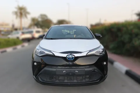 استكشف undefined undefined الصور الخارجية والداخلية. اكتشف جميع جوانب وتفاصيل السيارات.