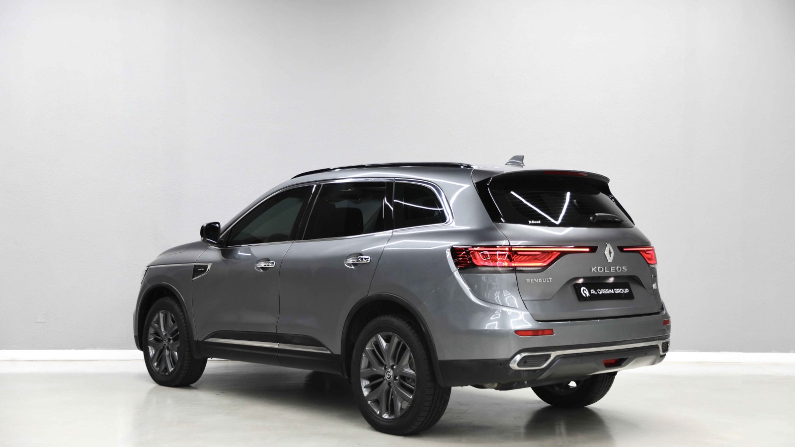 Discover undefined undefined Exterior Interior Images.Find all aspects and details of cars.