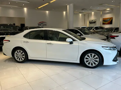 Toyota Camry 2.5L GLE (178 HP) 2020