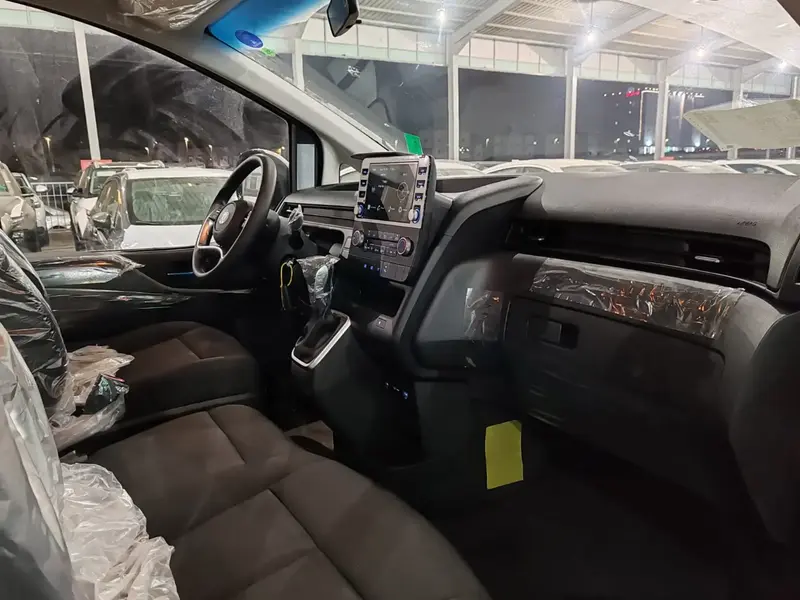 Hyundai Staria 2025