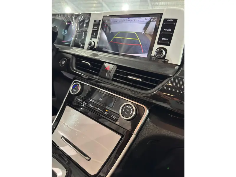 Discover undefined undefined Exterior Interior Images.Find all aspects and details of cars.